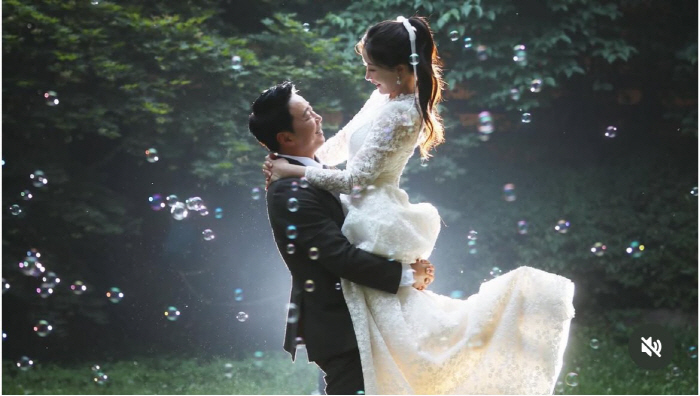 ‘서프라이즈 김태희’ 김하영, 웨딩화보..♥예비신랑 품에 안겨 ‘달달 눈…