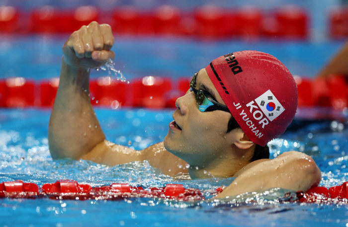 "끝날때까지 끝난게 아냐" 지유찬,자유형50m 스윔오프서 21초66,아시아新! 韓선수 최초 결선행 쾌거[싱가포르세계수영선수권]