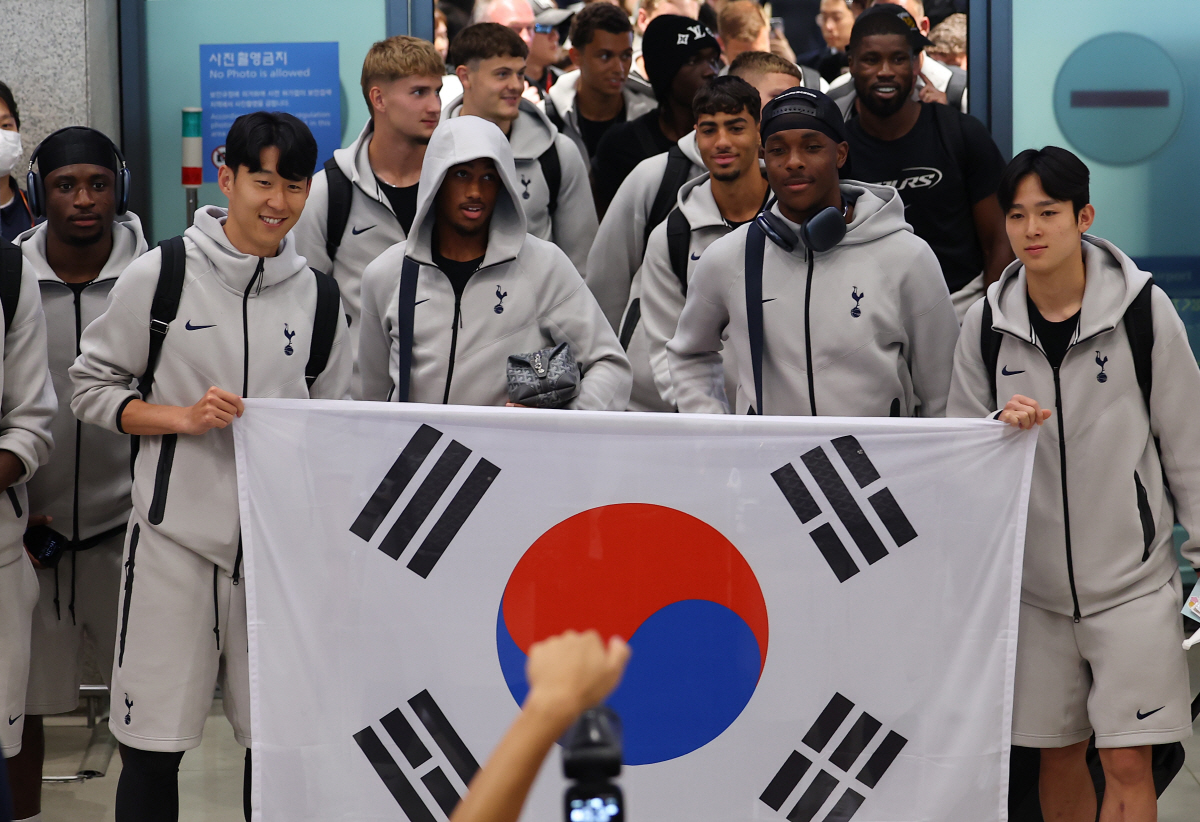 '결별선언'손흥민, 메시와 한솥밥은 불가능 왜?…LAFC 관심설 이어 마…