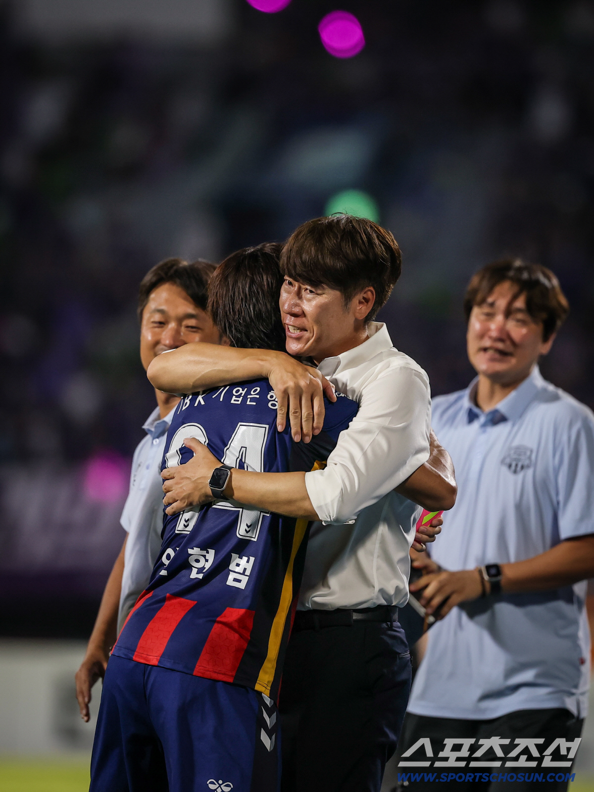 샤프볼 부활 흐뭇한 '수원FC 구단주'이재준 시장"바로 4연승 갑니다!"