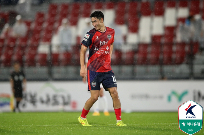 '만다라트 계획표'로 태극마크 꿈 이룬 '파워 J' 서민우 "난 축구에 …