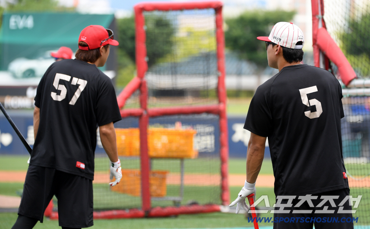 '진짜 왔다' MVP 김도영, 팬들에게 각오 부탁했더니…왜 "나도 성숙해…