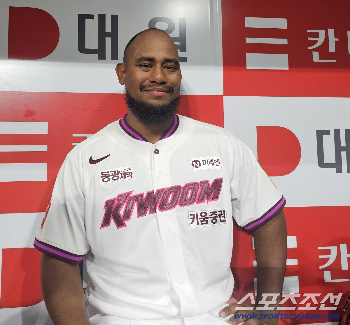 "최고 구속 153km" 도쿄올림픽서 韓울렸던 남자의 자신감…'도미니카 …