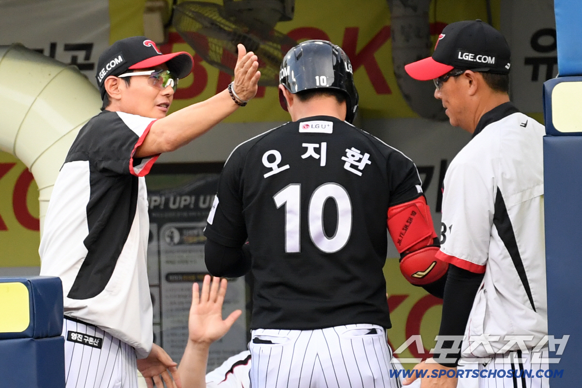 '그날이 안떠오른 사람 없을 듯.' 9회초 2사후 결승 솔로포. 오지환이…