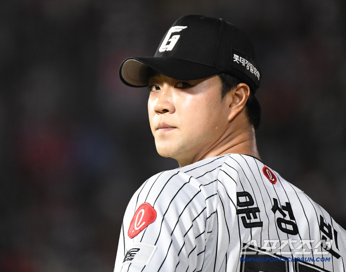 3연투에도 155㎞ 씽씽 → 2m 키만큼 쌓여가는 신뢰…윤성빈, 가을야구 무대에도 설 수 있을까 [SC피플]