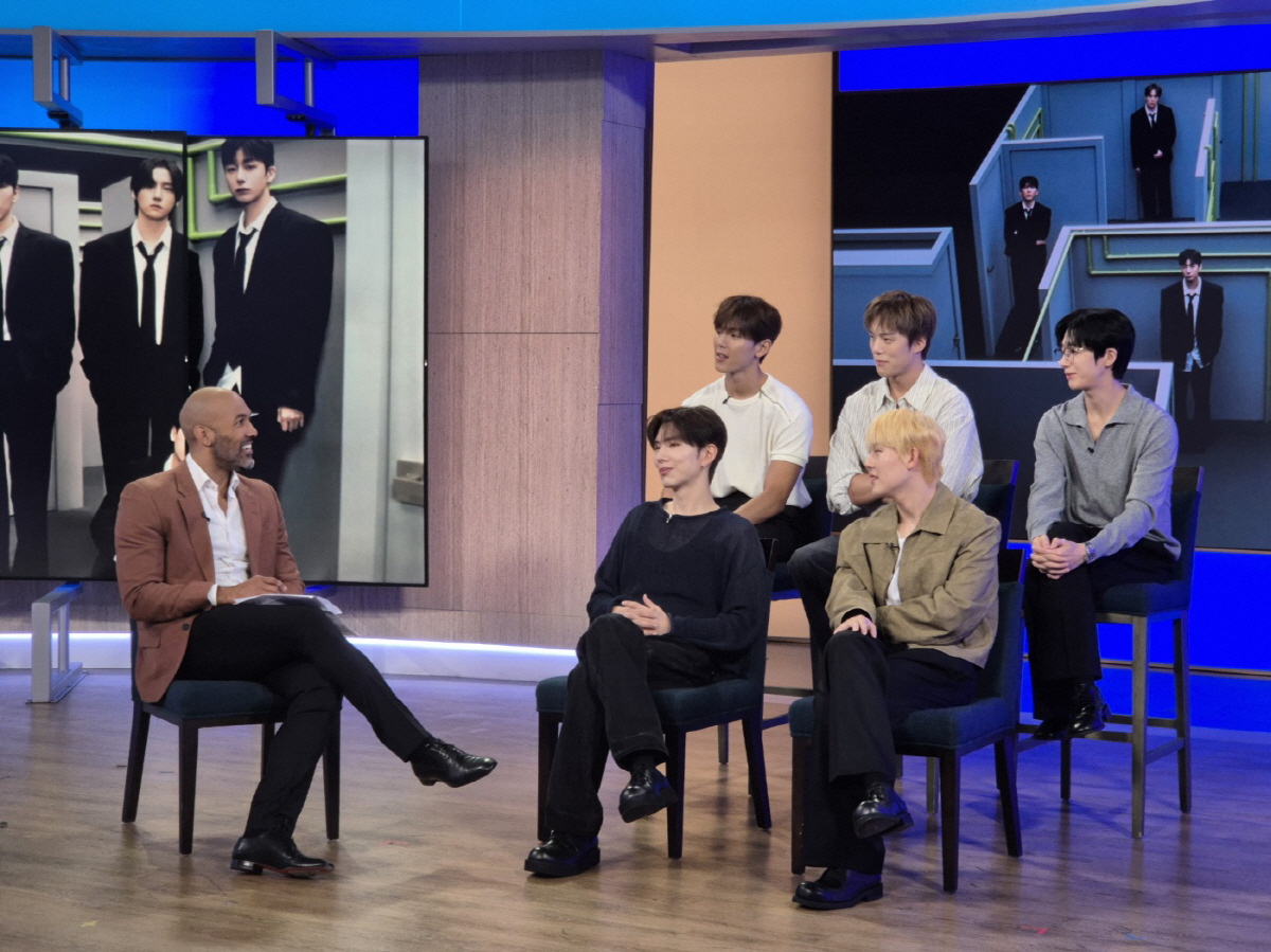 몬스타엑스, 美 아침 방송 'KCAL News'-'KTLA 5' 출연…컴…