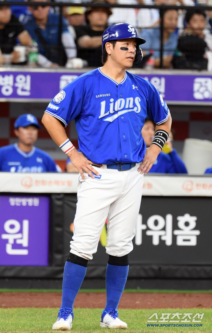 발바닥 건염 강민호, 1군에 남았다. 어제 교체 디아즈 4번 선발출전