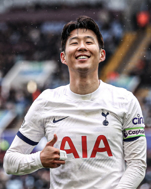 英 단독! 손흥민 MLS 연봉 '톱3' 유력시→LAFC 이적료 277억…'바르셀로나 레전드'보다 많이 받네