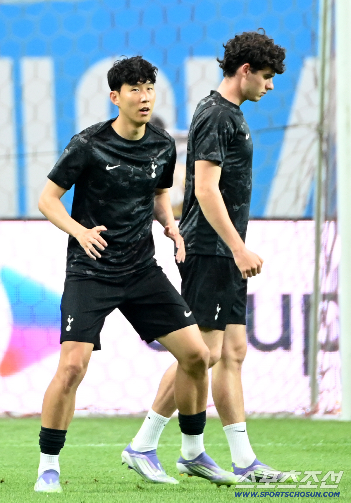 [포토] 워밍업 하는 손흥민