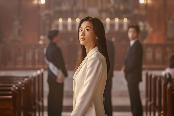 '압도적' 전지현에 '그리고' 강동원, 바라만 봐도 '그림' 되는 '북극성'
