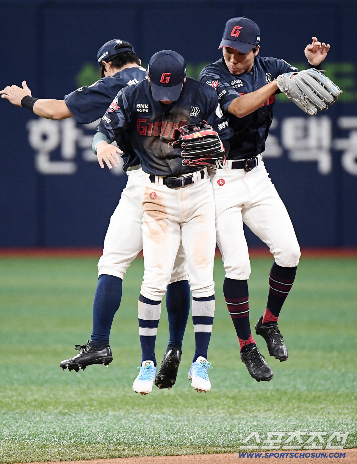 "3위보단 더 높은 곳으로" 7년 연속 KS 명장의 지휘 → 진격의 거인…