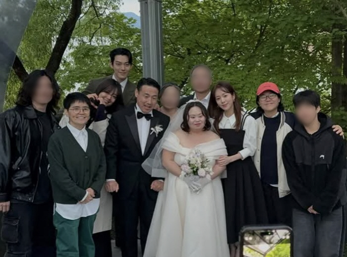 정은혜, 한지민·김우빈 축복 속 초호화 결혼식..비하인드 최초 공개 ('…