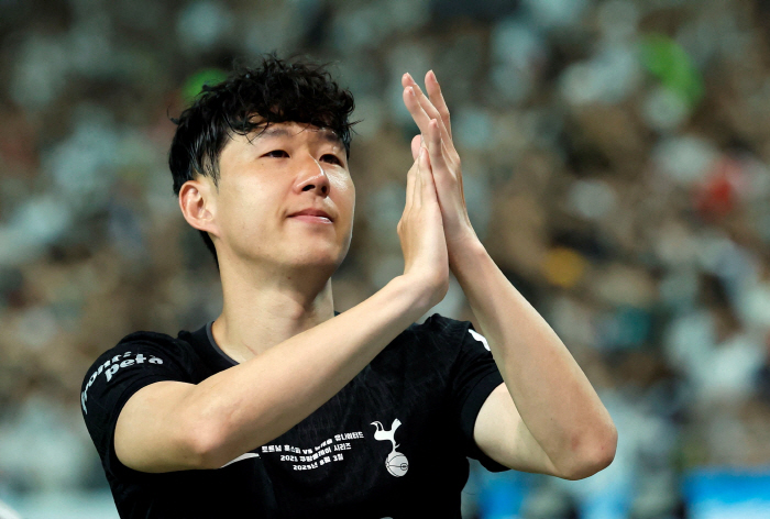 英 단독 보도! 손흥민 등번호 7번 '임시 결번'→"제2의 쏘니 찾을 때…