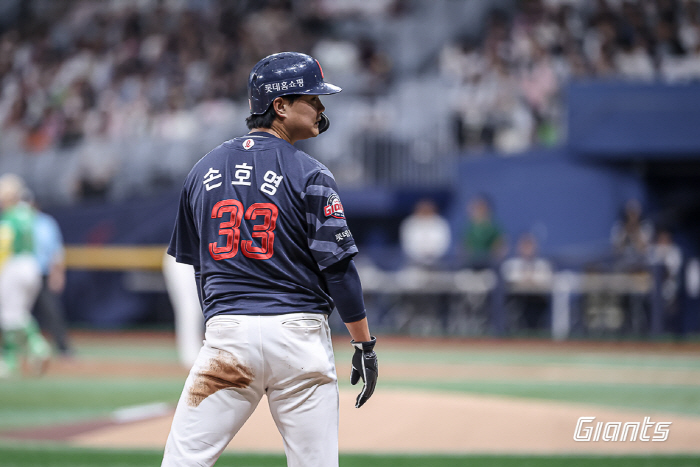 2구 안에 치면 4할타자! 후반기 타율 0.378 '불방망이'…적극성 되…