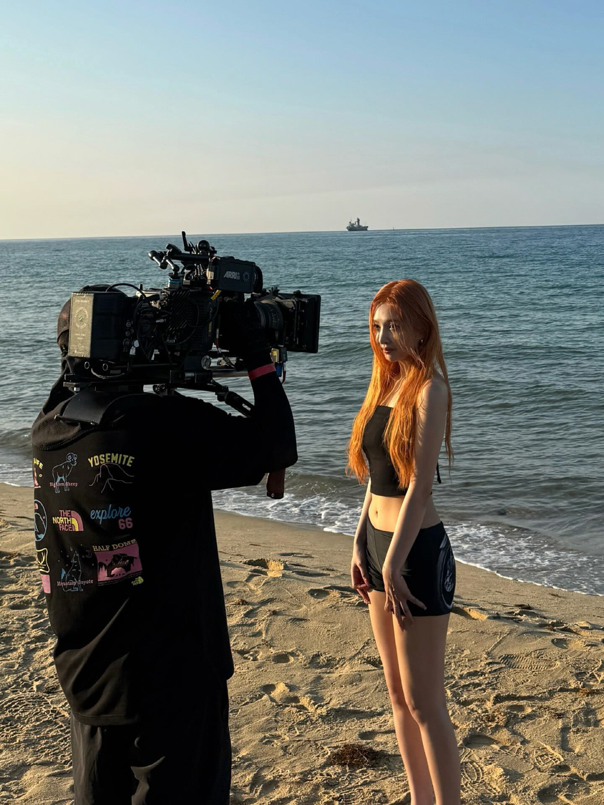 레드벨벳 조이, 몸매 이정도였어?…잘록허리에 뚜렷한 11자 복근