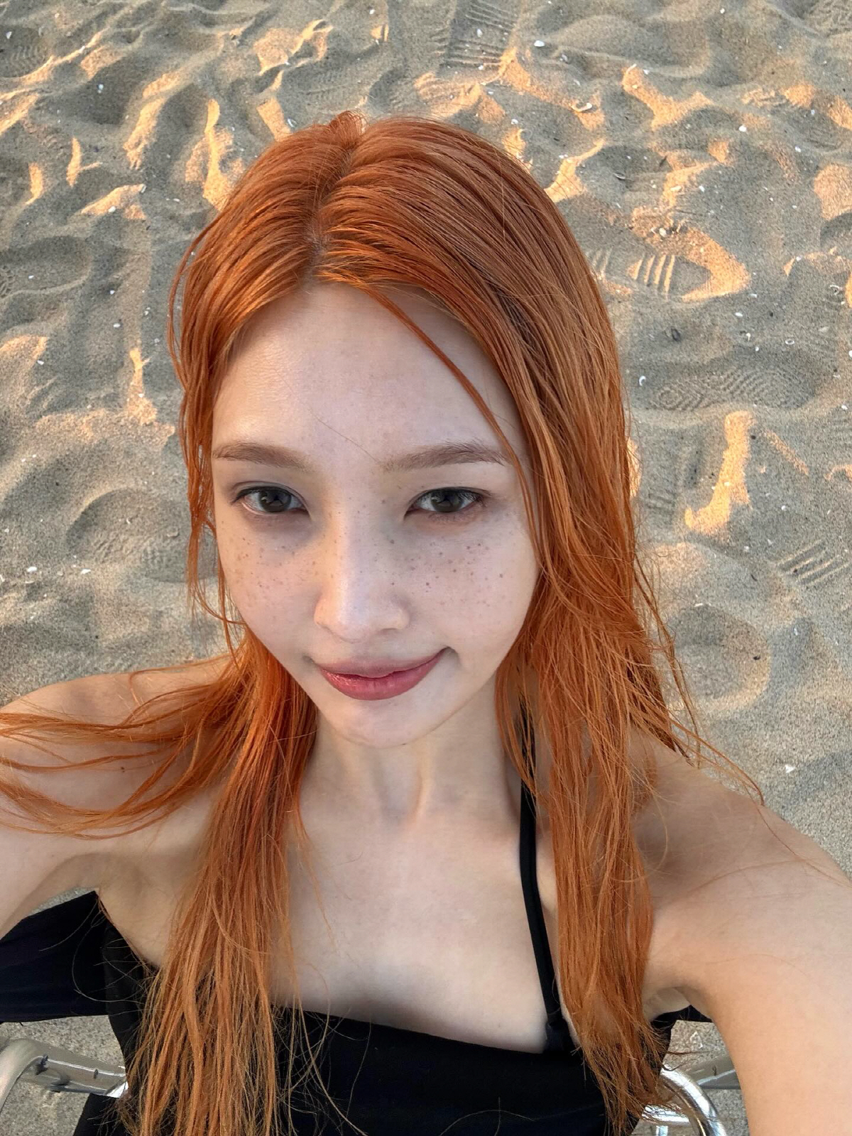 레드벨벳 조이, 몸매 이정도였어?…잘록허리에 뚜렷한 11자 복근