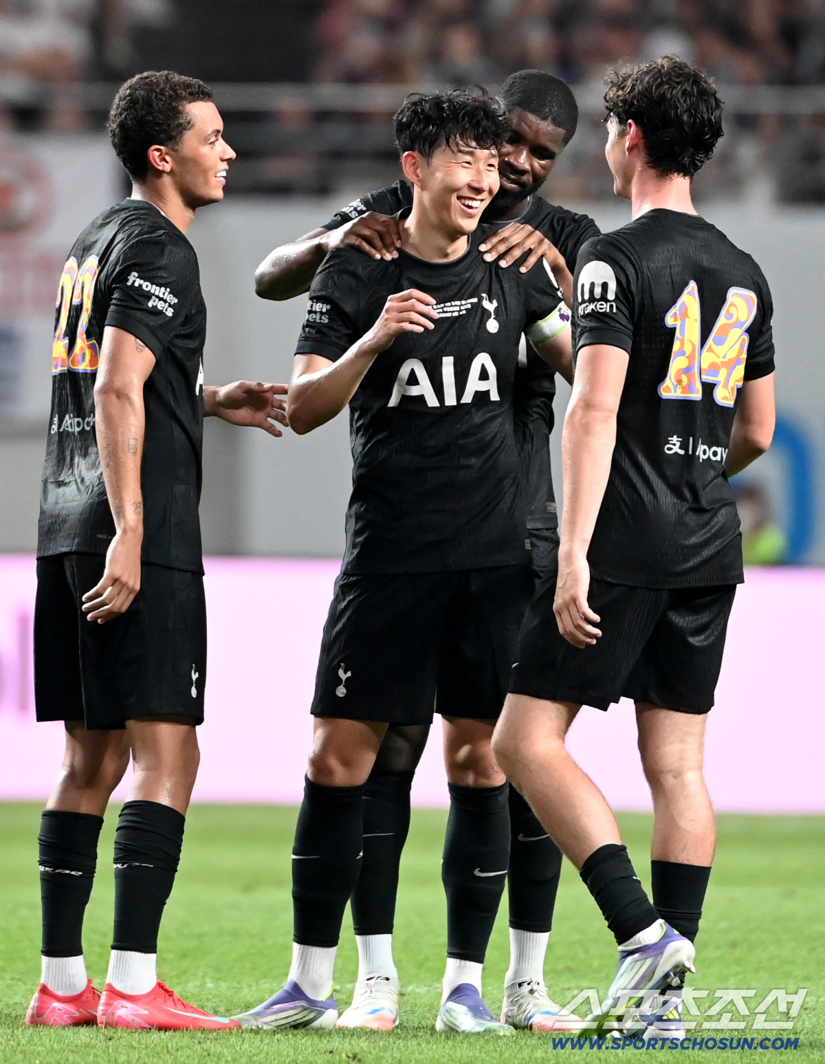 '메시+베컴도 못한 대기록' 손흥민 미국 이적료 1등 유력...벌써부터 …