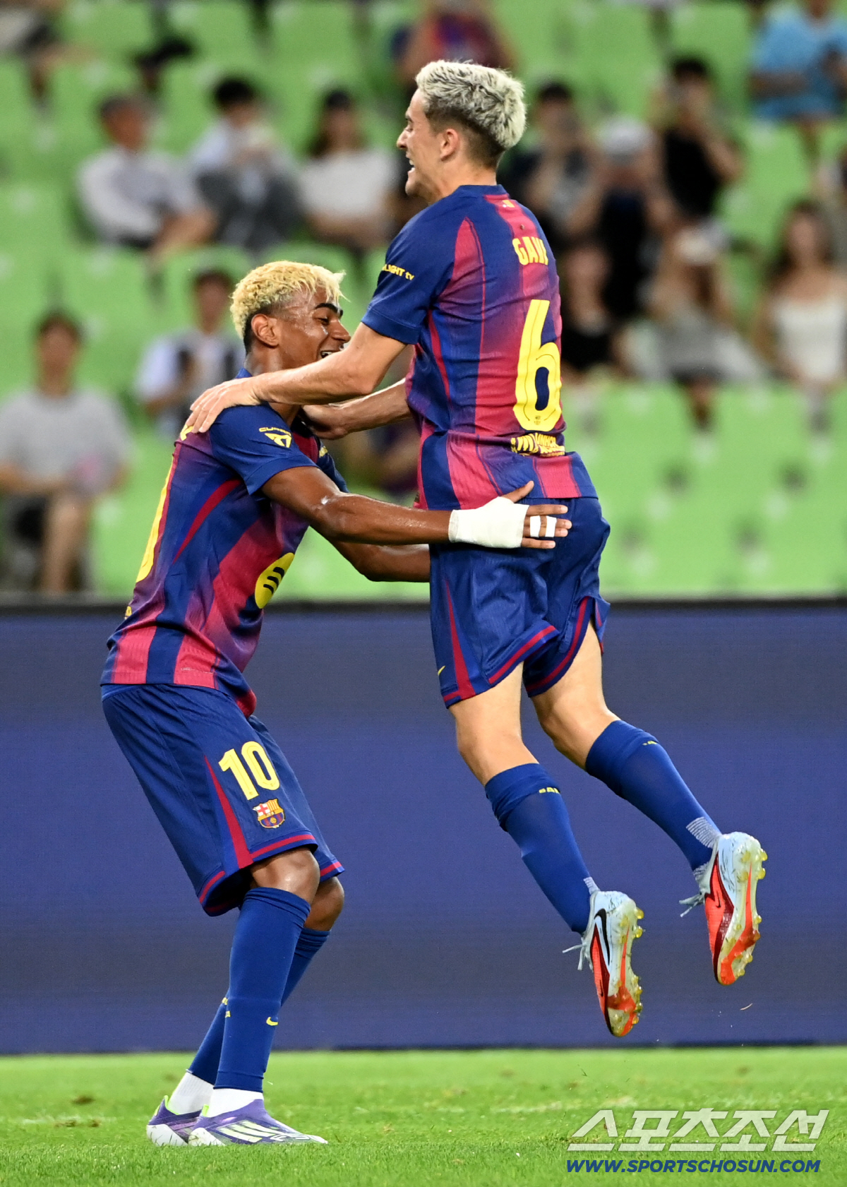 [현장리뷰]'킥오프 지연→폭죽 논란도 잠재운 야말' FC바르셀로나, 대구…