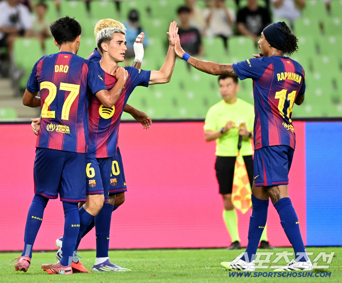 [현장리뷰]'가비 멀티골→래시포드 데뷔골' FC바르셀로나 퍼펙트 피날레,…