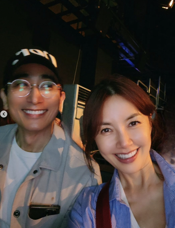차인표, 소설가로 대박났다…♥신애라 "매일 사라지더니 60살 직전 신진상"