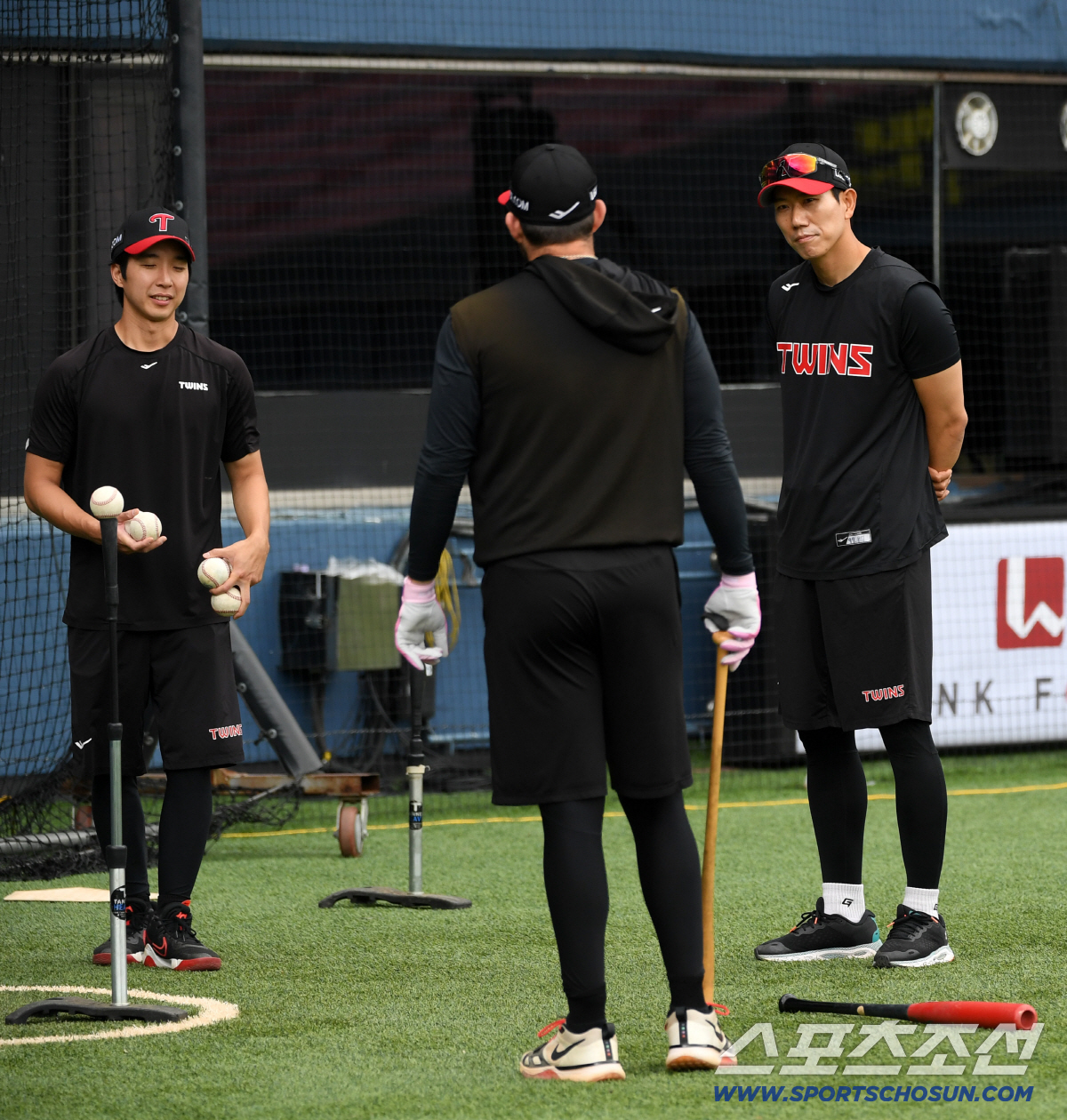 1위 이끌 '천군만마' 오스틴이 돌아왔다. 3번 지명타자 출전. 박명근도…