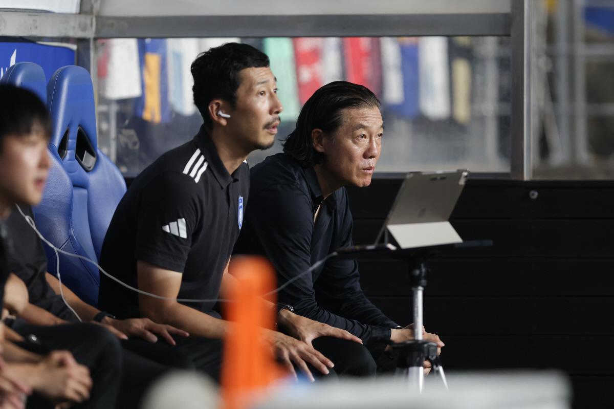 [오피셜]"좋은 날 확신" 울산, 제13대 사령탑 신태용 감독 선임 공식…