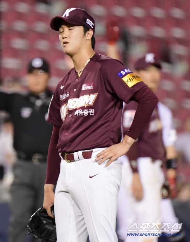 안우진 부상, 너무 안타깝다, 그런데 왜 훈련 시킨 코치가 옷을 벗나..…