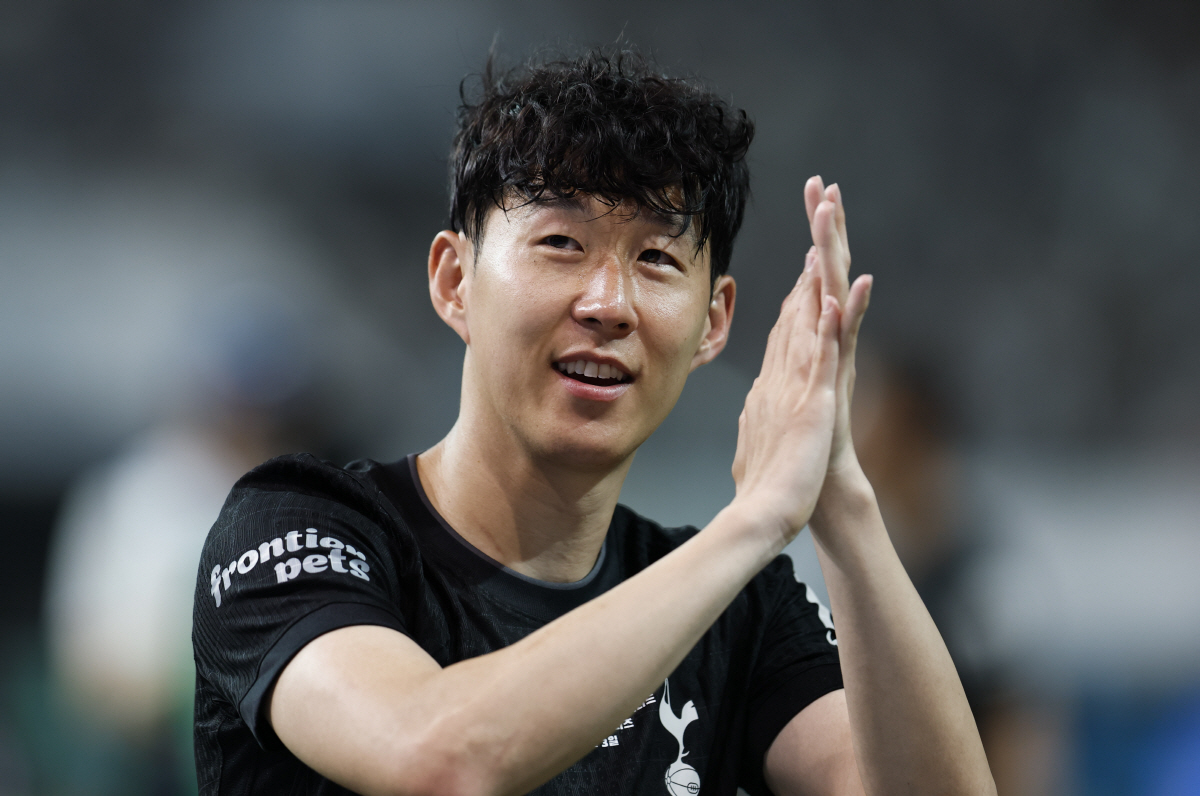 손흥민 동료될 선수인데 심각한 찬밥대우...이적 발표에 무관심 "SON …