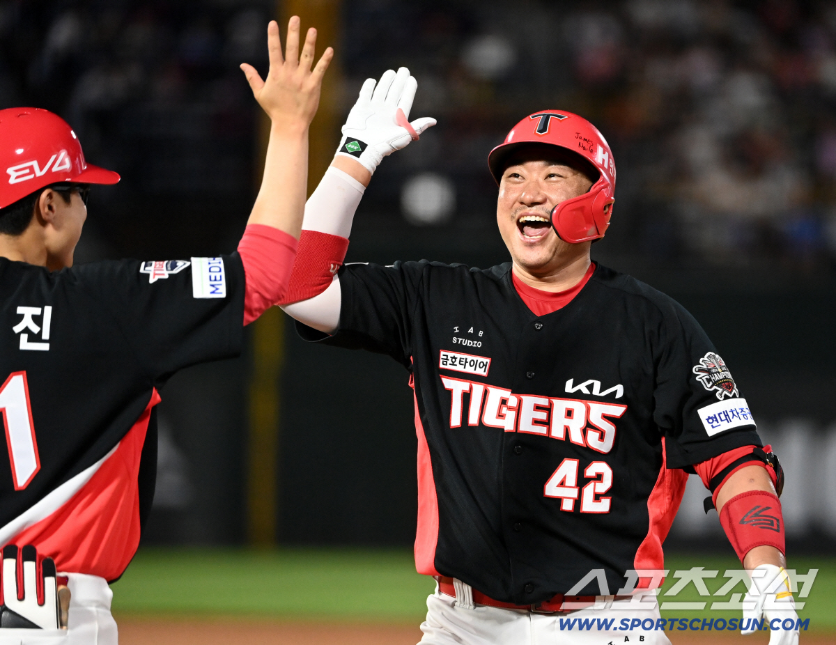 [포토] 김태군, 만루찬스 2타점 적시타 폭발