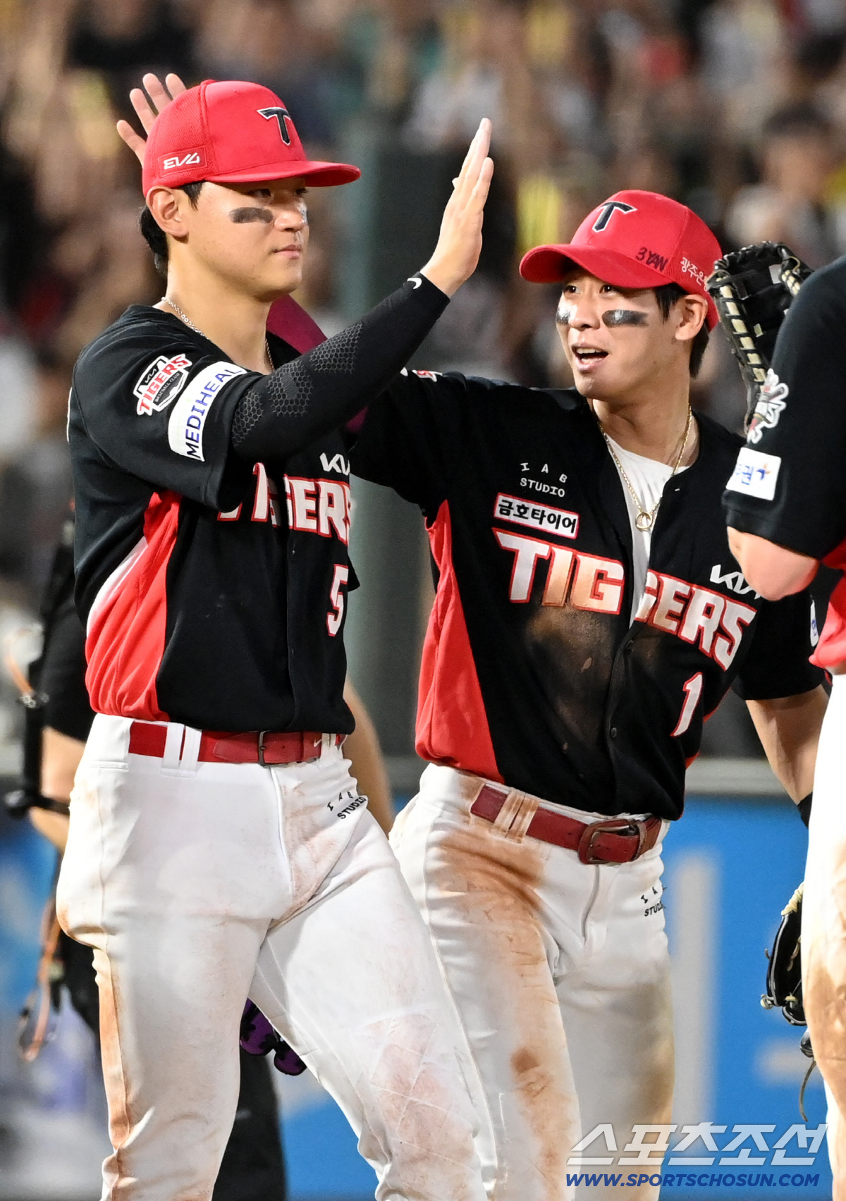 [포토] 김도영 박찬호, 승리 기쁨 만끽!