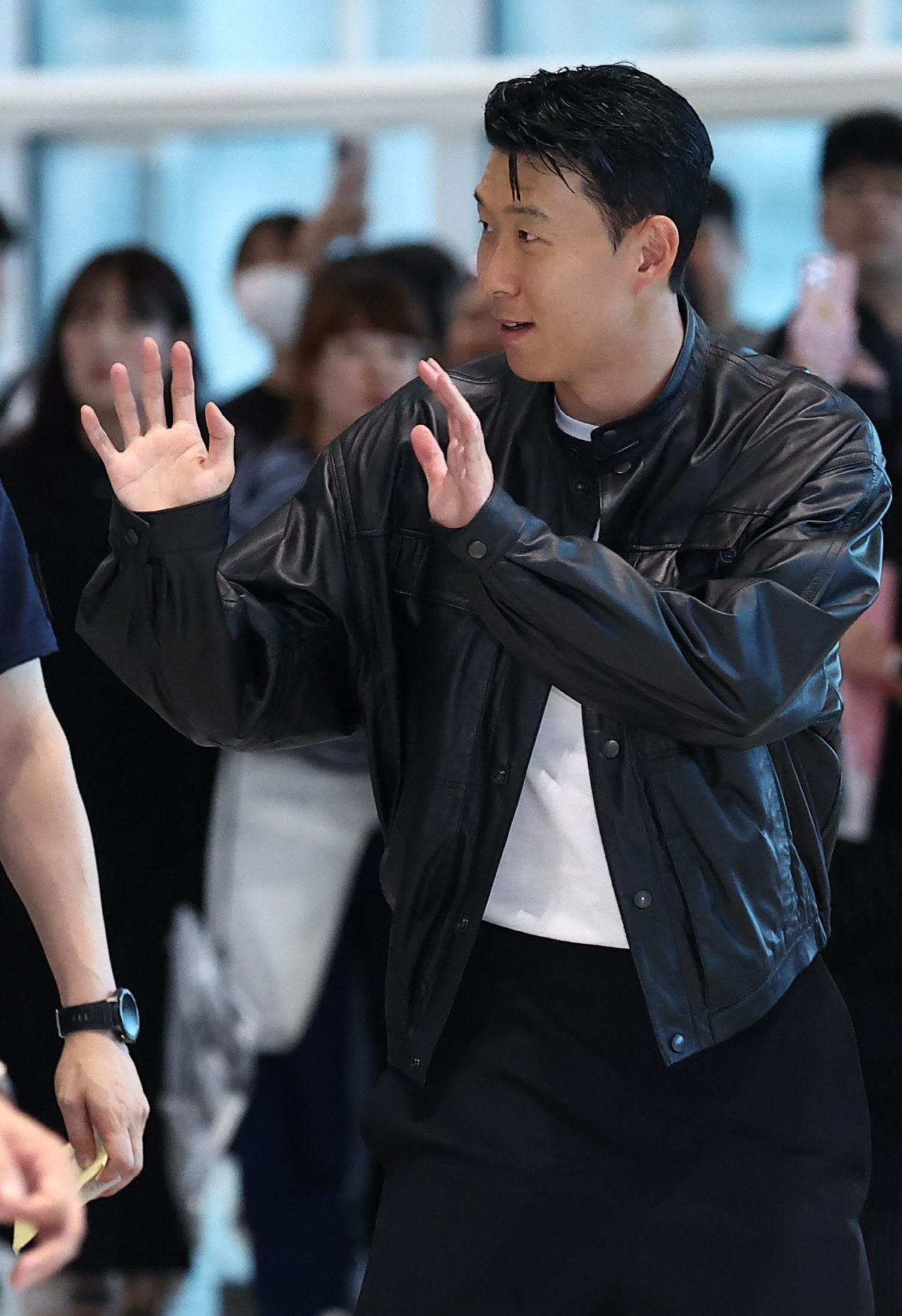 "마지막까지 정성 다한 팬서비스" 손흥민 36분X200명 사인회후 美LA…