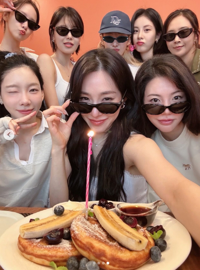 소녀시대 '18주년 모임'서 쓴 유리 선글라스, 천원짜리였다 "X이소 제…