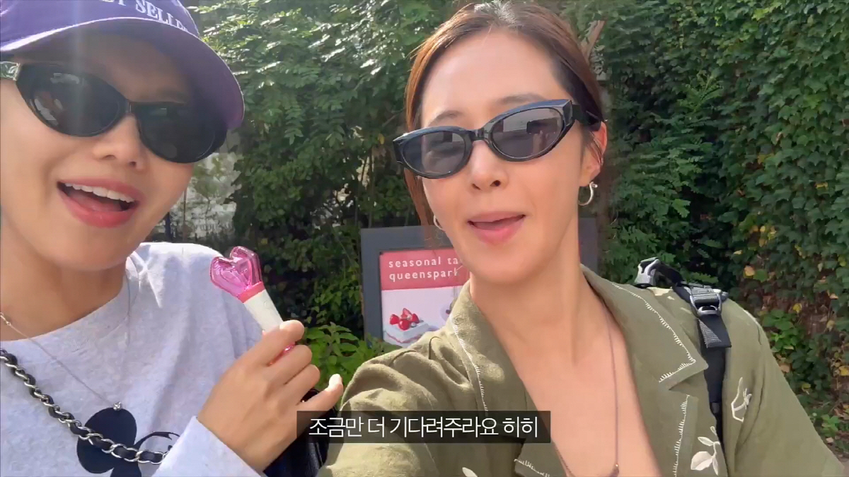"올해는 써니도 함께"…소녀시대 18주년 모임, 유리 '천원 선글라스' …