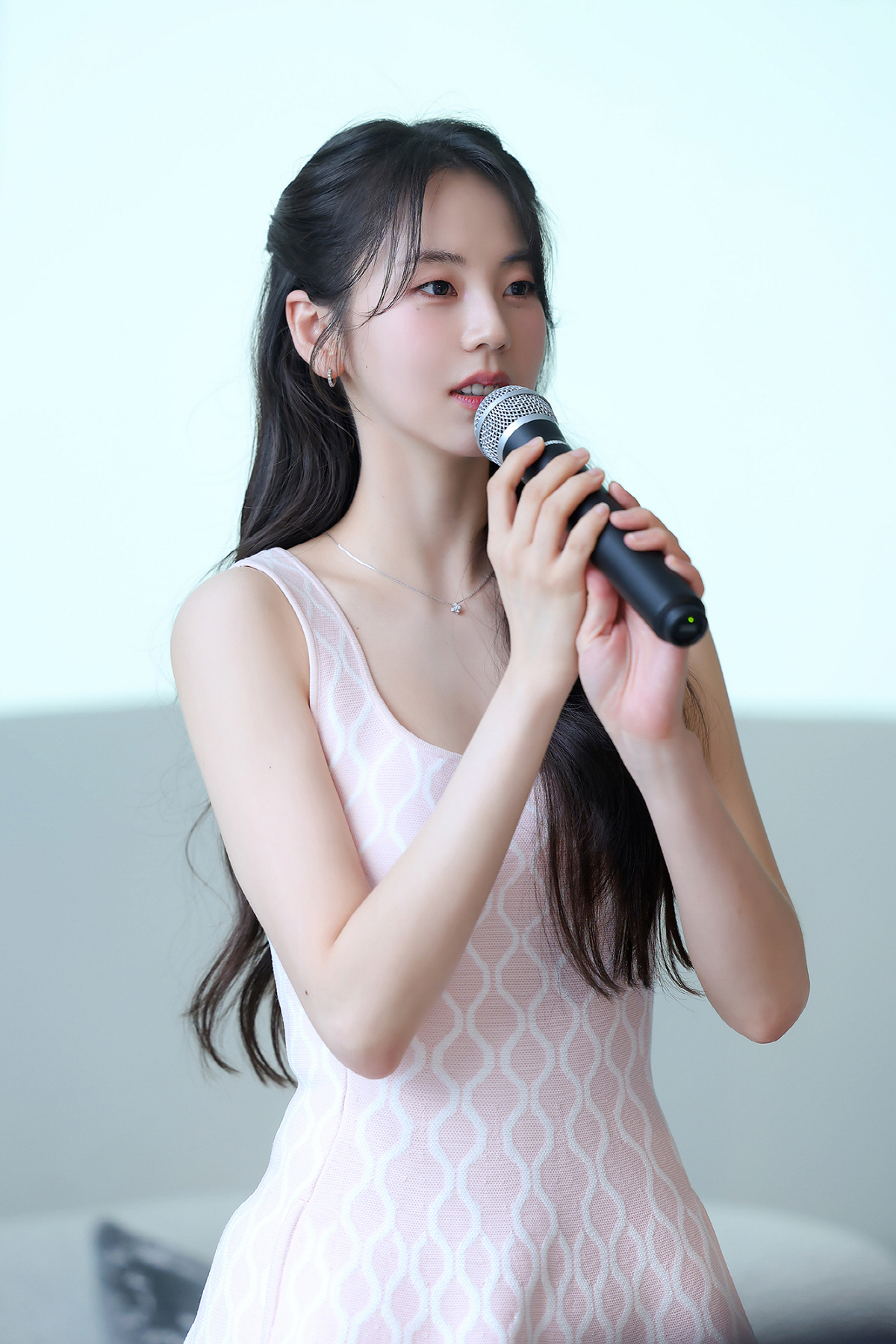 "韓서 제일 예쁜 소믈리에"…안소희, '블렌딩부터 디자인까지' 직접 기획…