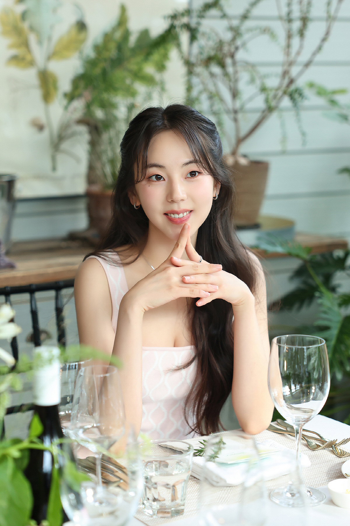"韓서 제일 예쁜 소믈리에"…안소희, '블렌딩부터 디자인까지' 직접 기획…