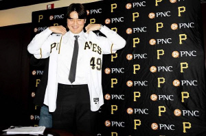 160km를 던지던 초특급 유망주의 충격 실패...남은 건 2년 후 KBO 복귀 뿐인가
