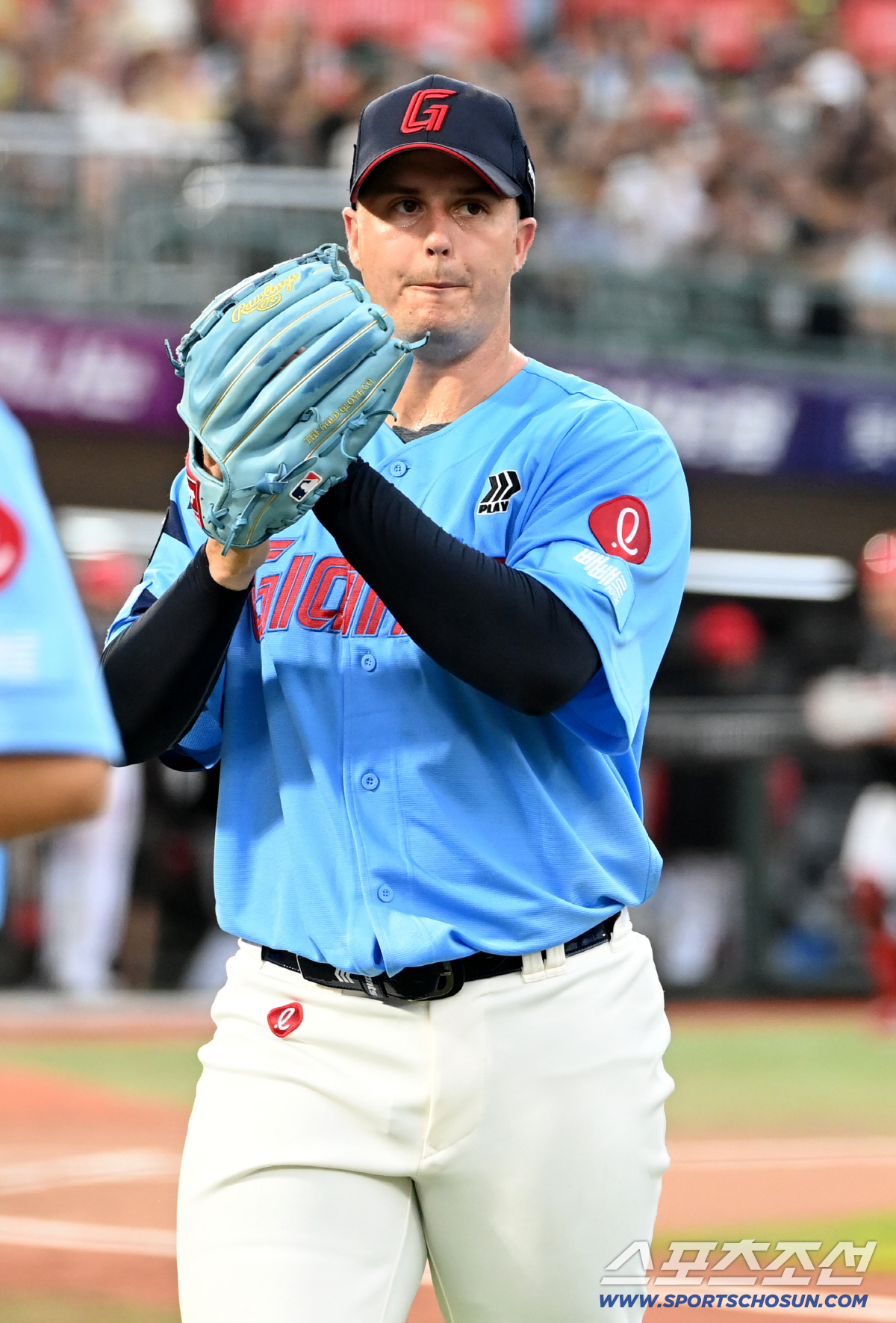 [포토] 데이비슨, 실점 위기 넘기고 박수