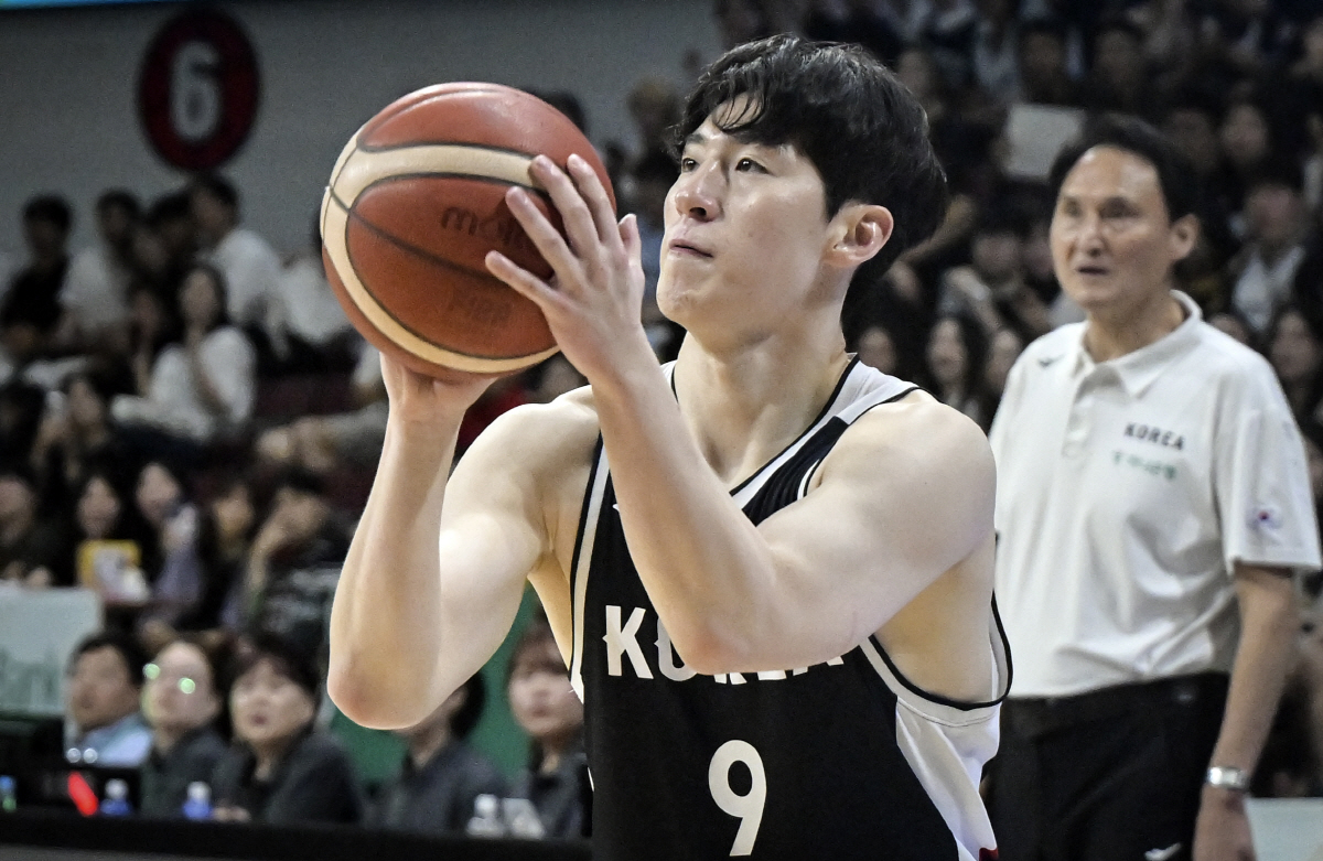 이정현 20점 고군분투! 한국, 호주에 36점차 완패. 이현중 11득점,…