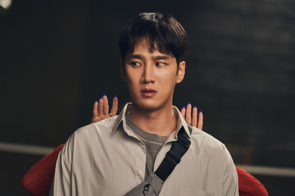 [SC리뷰] 흰자 보인 임윤아 열고, 무해한 안보현으로 닫은 맵단 '악마…