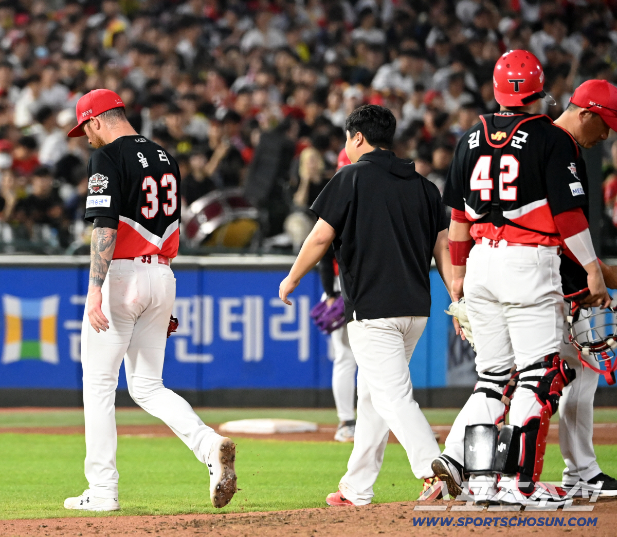 [포토] 올러, 3회 채우지 못하고 강판