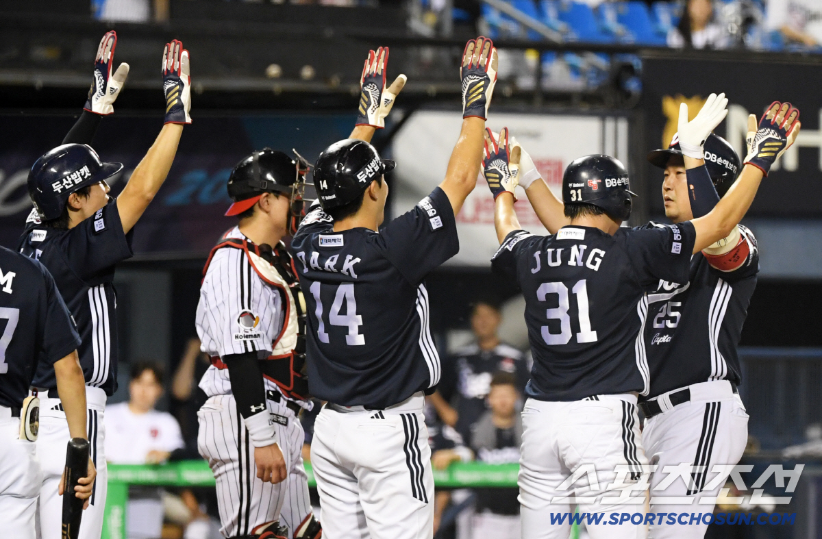 '초대형 트레이드 주인공' 이게 스타성이다! LG의 8연승 컷 → 7-3…