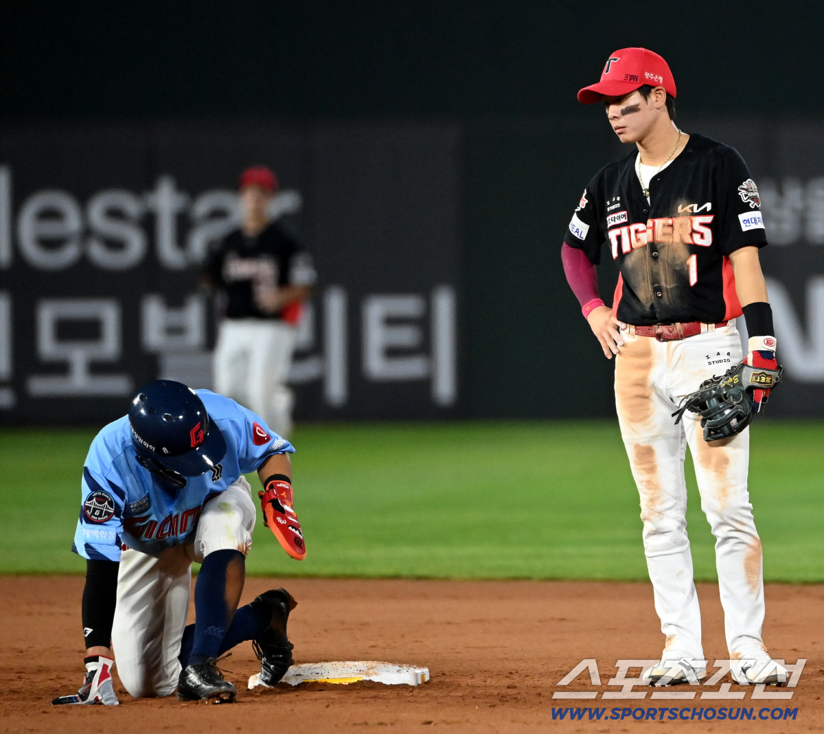 '가린거 아냐? 하던데로 했을 뿐' '승부욕 폭발' 박찬호-황성빈, 두 …