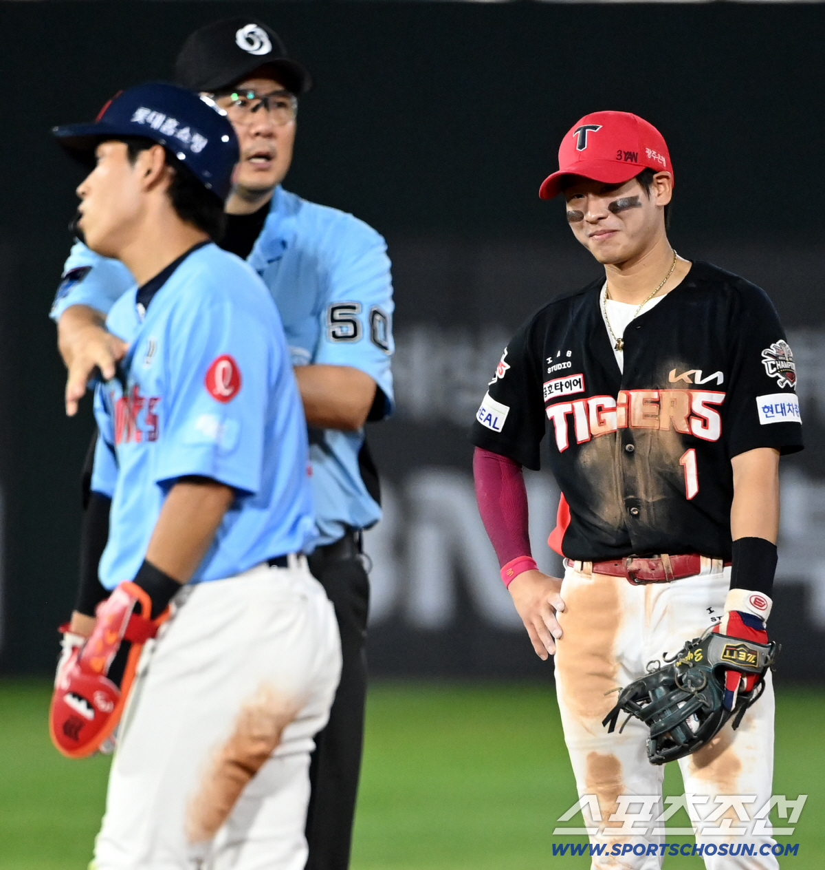 '가린거 아냐? 하던데로 했을 뿐' '승부욕 폭발' 박찬호-황성빈, 두 …