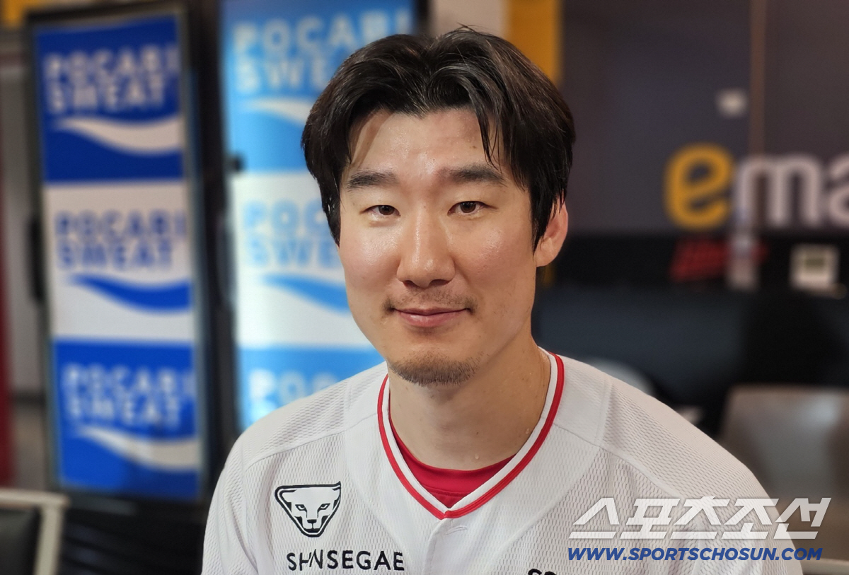 '눈에 안띄게 도망가 있었는데...' 역전 스리런친 대타는 안도했다. "…