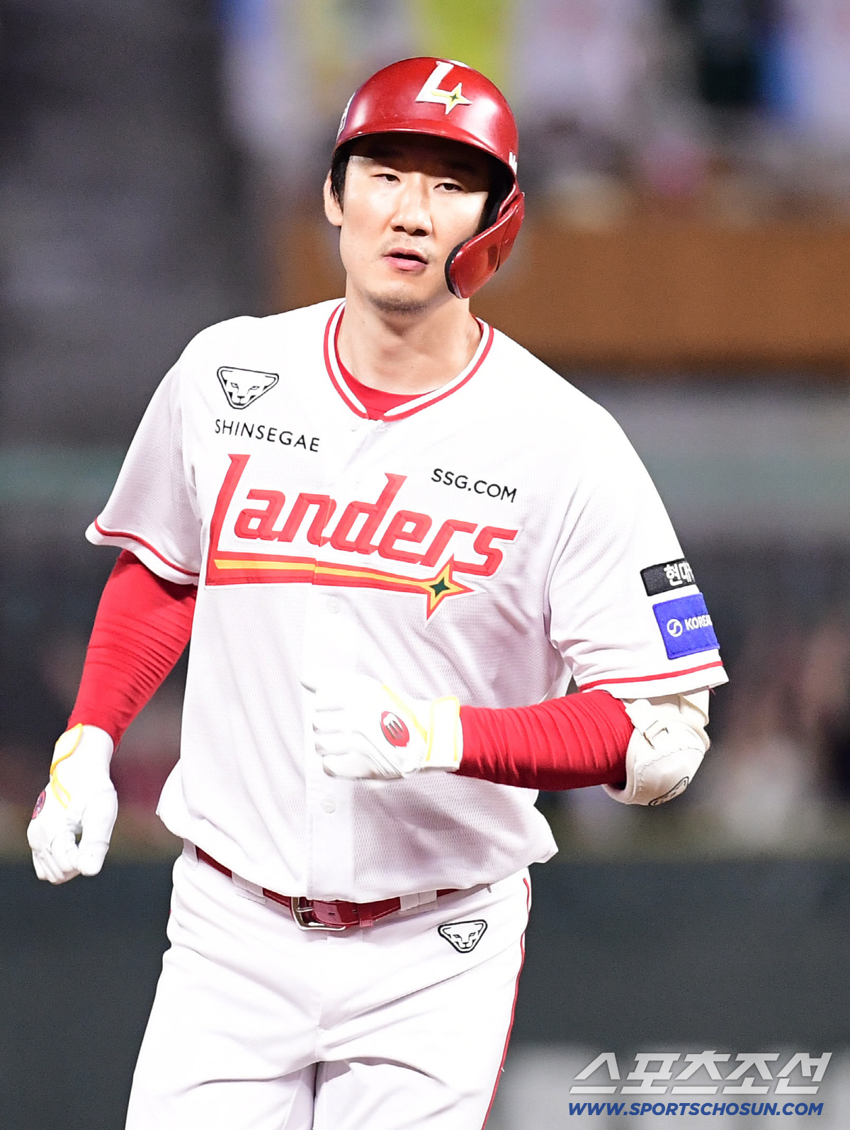 '눈에 안띄게 도망가 있었는데...' 역전 스리런친 대타는 안도했다. "…