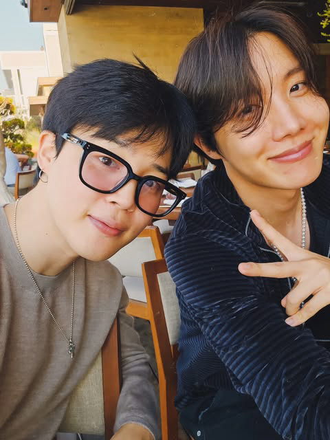 [SCin스타] 방탄(BTS) 지민, 슈가·뷔·RM·제이홉 美 일상 공유…