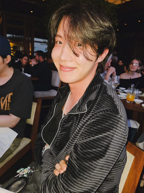 [SCin스타] 방탄(BTS) 지민, 슈가·뷔·RM·제이홉 美 일상 공유…