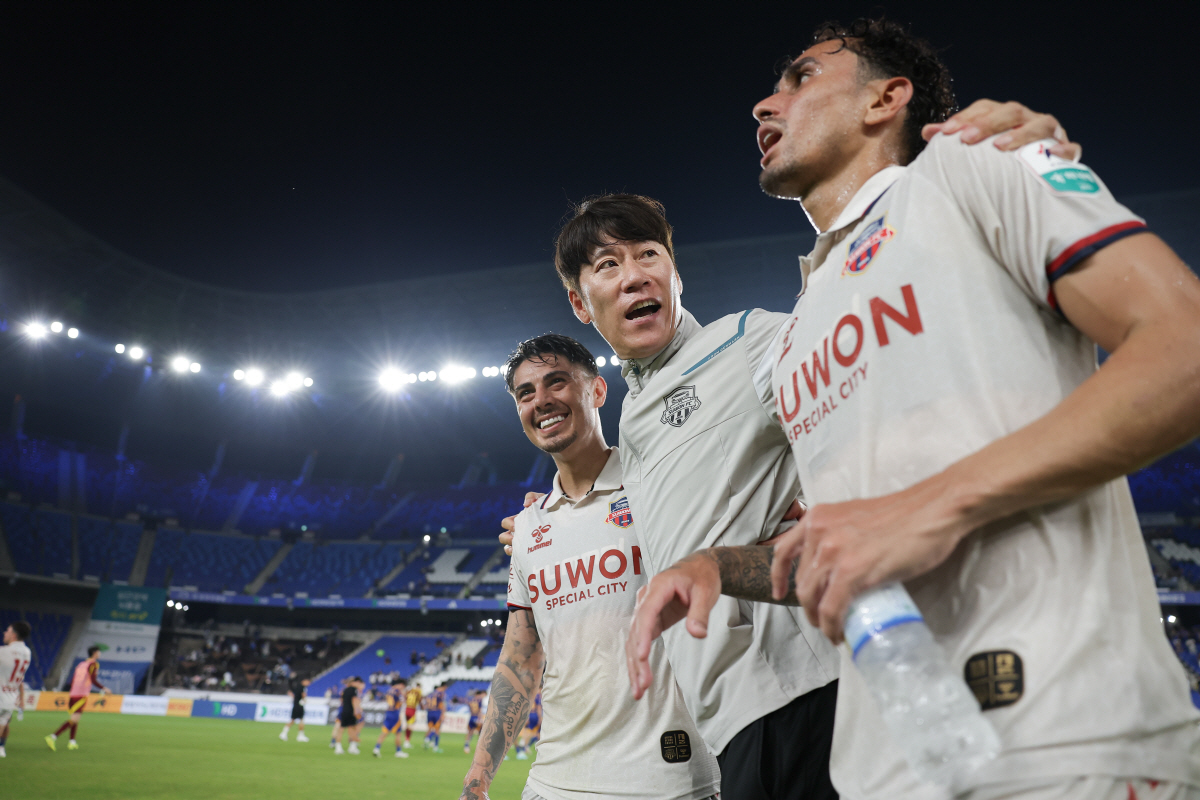 "자만하지마, 이게 축구야" 어제의 울산, 오늘의 전북…신태용, '위기'…