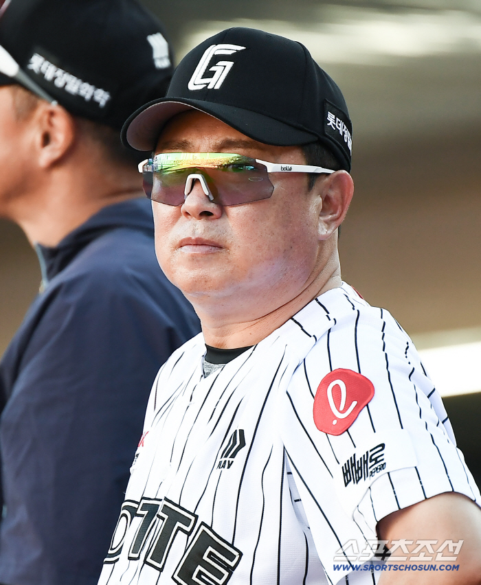 "하 또 미안하네" 명장도 10승 투수 결별 쉽지 않았다, 왜 결단 내렸나