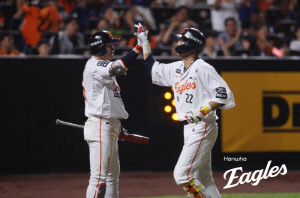 'LG 고맙지?' 강백호가 또 해냈다! KT, 9회 역전포 짜릿 승리…'필승조 휴식' 한화, 하루 만에 2위로 [대전 리뷰]